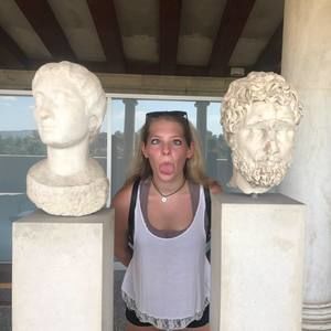 Meet your Posher, Brooke